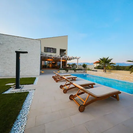 Splendid In Poljica Brig With Private Pool