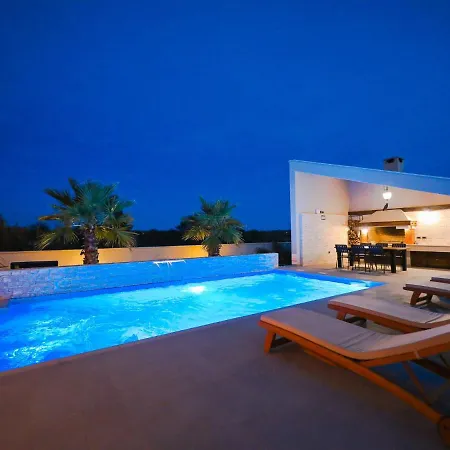 Splendid In Poljica Brig With Private Pool *
