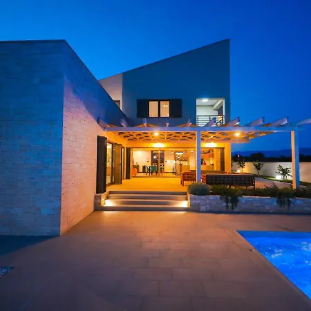Splendid In Poljica Brig With Private Pool *